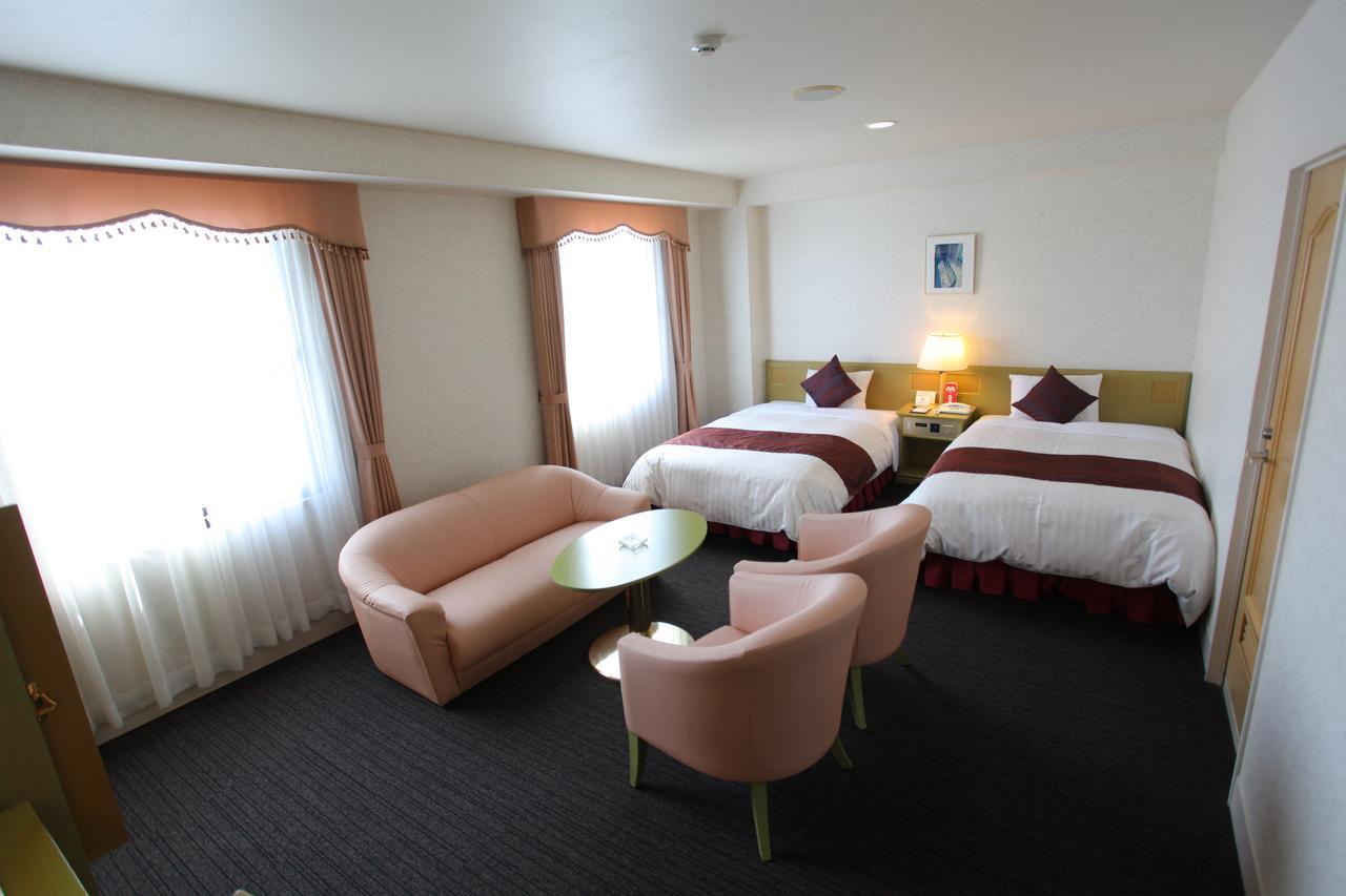 Hotel Verfort Hyuga Екстер'єр фото