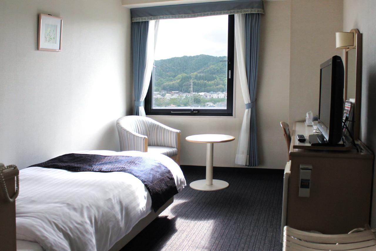 Hotel Verfort Hyuga Екстер'єр фото